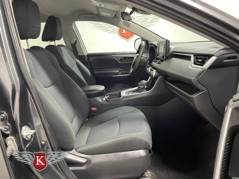 Used 2020 Toyota RAV4 LE image 22