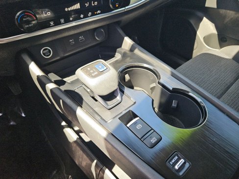 Used 2021 Nissan Rogue SV image 12