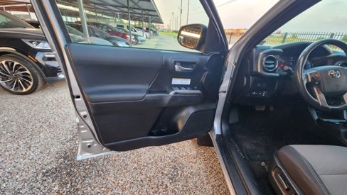Used 2020 Toyota Tacoma TRD Off-Road image 36