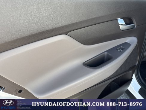 Certified 2020 Hyundai Santa Fe SE image 10