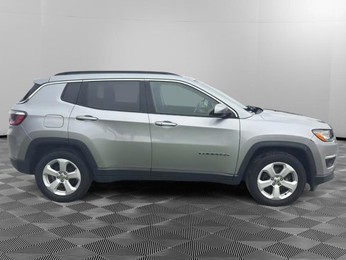 Used 2019 Jeep Compass Latitude image 5