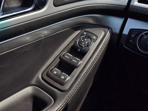 Used 2015 Ford Explorer XLT w/ Equipment Group 202A image 30