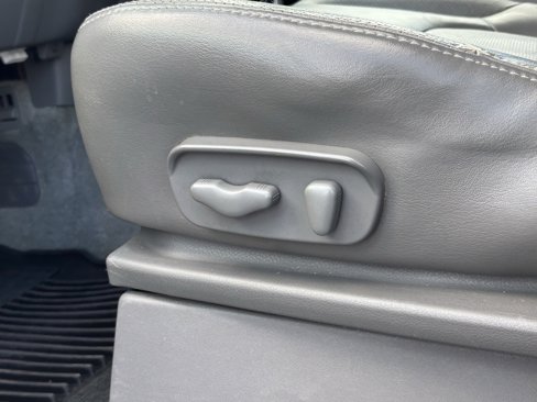 Used 2012 Nissan Frontier SL image 18