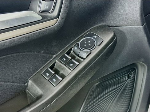 Used 2021 Ford Escape SE image 18