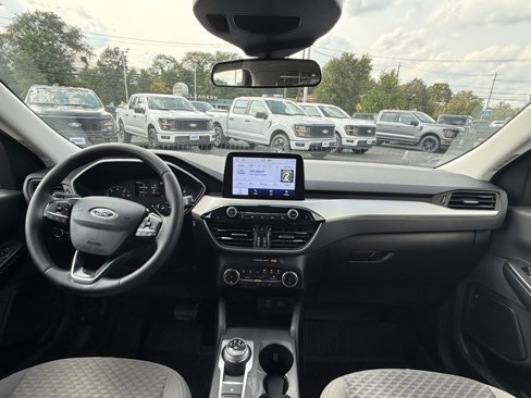 Certified 2022 Ford Escape SE w/ Convenience Package image 3