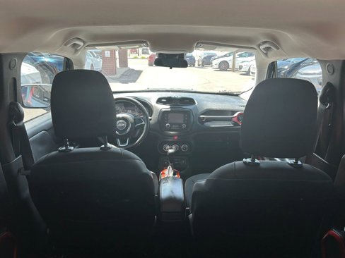 Used 2015 Jeep Renegade Trailhawk image 22