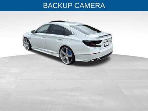 Used 2018 Honda Accord Touring image 7