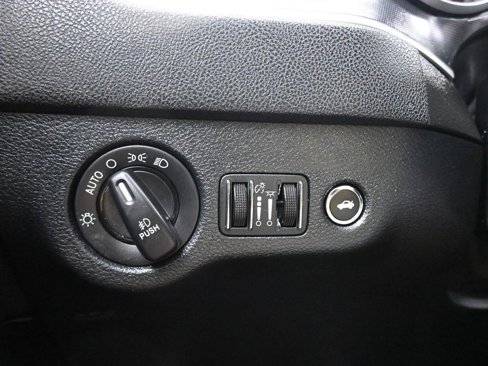 Used 2017 Dodge Charger SXT w/ Plus Group image 26