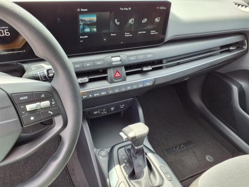 New 2025 Kia K4 LXS image 24