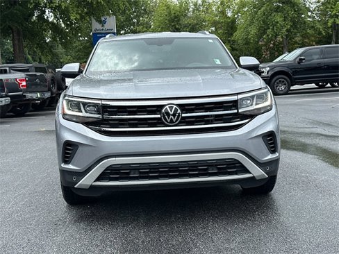 Used 2022 Volkswagen Atlas Cross Sport SE image 2