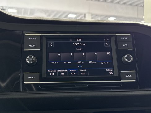 Used 2020 Volkswagen Jetta SE image 18