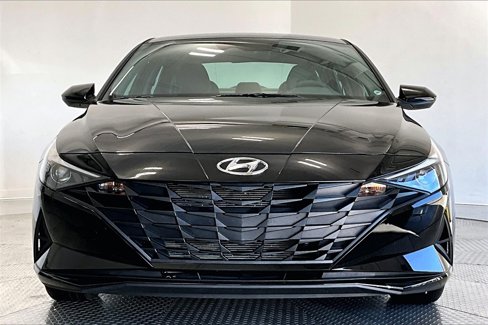 Used 2023 Hyundai Elantra SEL w/ Cargo Package image 3