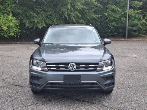 Used 2021 Volkswagen Tiguan SE image 2