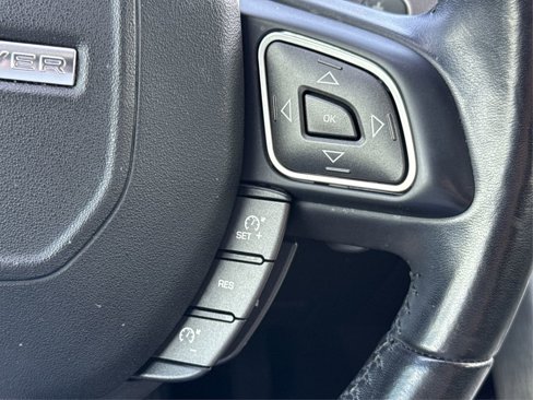 Used 2017 Land Rover Range Rover Evoque SE image 36