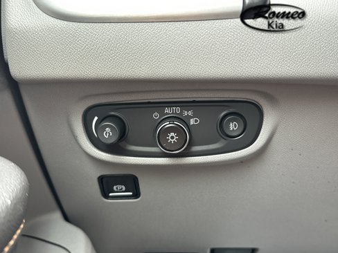 Used 2020 GMC Terrain SLT w/ Preferred Package image 25