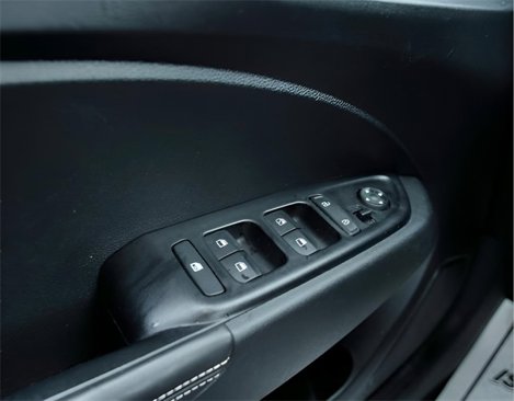 Used 2022 Hyundai Venue Limited image 28