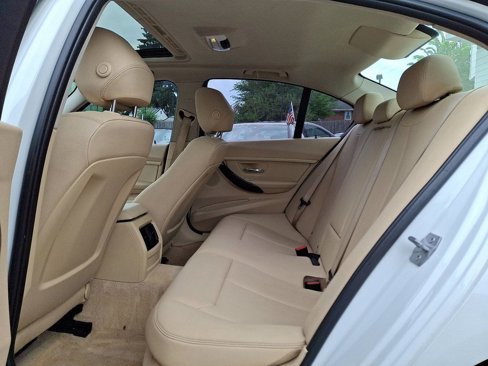Used 2014 BMW 320i xDrive Sedan image 10