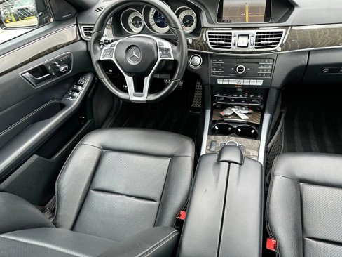 Used 2016 Mercedes-Benz E 350 4MATIC Sedan w/ Premium Package image 12