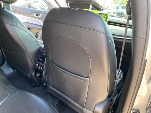 Used 2023 Jeep Compass Latitude image 31
