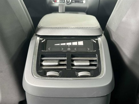 Certified 2024 Volvo XC90 B5 Core image 24