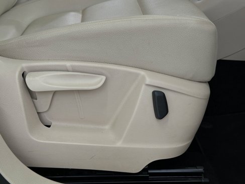 Used 2016 Volkswagen Tiguan S image 24