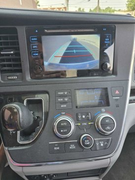 Used 2015 Toyota Sienna XLE Premium image 15