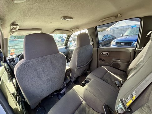 Used 2004 Chevrolet Colorado LS image 18