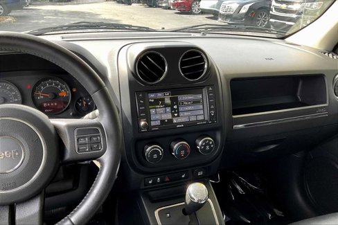 Used 2016 Jeep Patriot High Altitude image 6