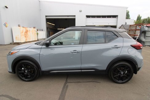 Used 2023 Nissan Kicks SR image 2