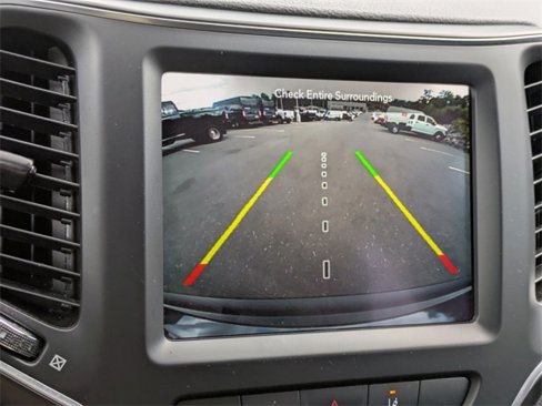 Certified 2023 Jeep Cherokee Altitude Lux image 19