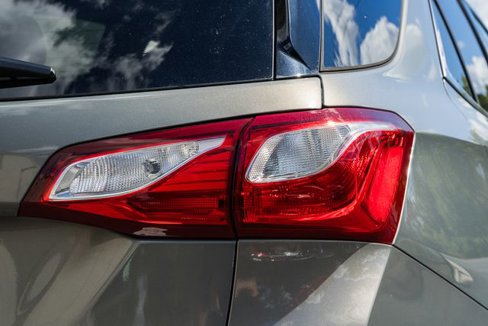Used 2018 Chevrolet Equinox LT w/ Sun & Infotainment Package image 9