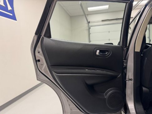 Used 2013 Nissan Rogue S image 20