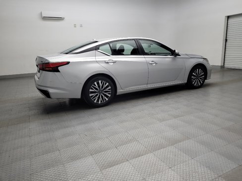 Used 2023 Nissan Altima 2.5 SV image 10
