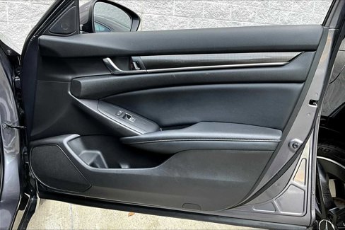 Used 2018 Honda Accord Sport image 18