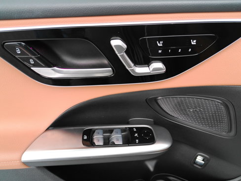 Certified 2025 Mercedes-Benz C 300 Sedan image 28