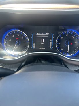 Used 2017 Chrysler Pacifica Touring-L image 3