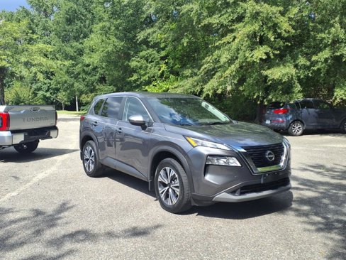 Used 2023 Nissan Rogue SV image 1