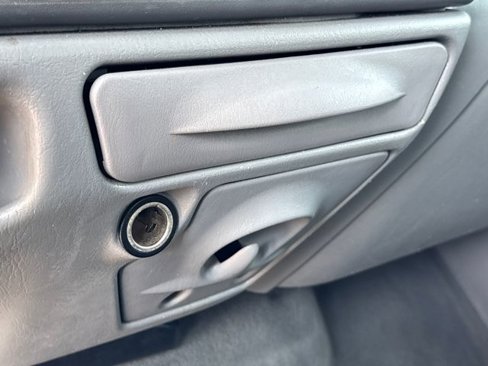 Used 2004 Ford F250 XL image 22