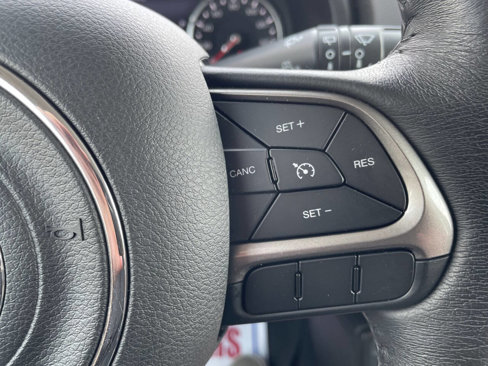 Used 2022 Jeep Renegade Limited image 17
