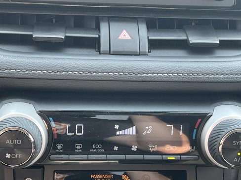 Used 2019 Toyota RAV4 LE image 21
