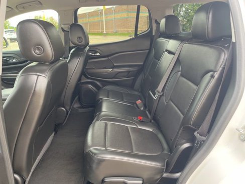 Used 2023 GMC Acadia SLT image 38