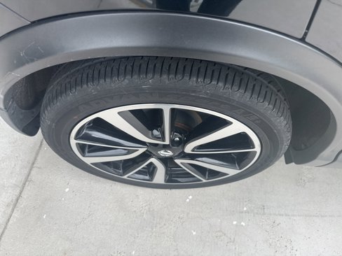 Used 2018 Nissan Rogue Sport SL w/ SL Premium Package image 6