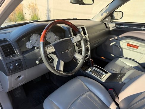 Used 2006 Chrysler 300 C w/ Protection Group II image 12