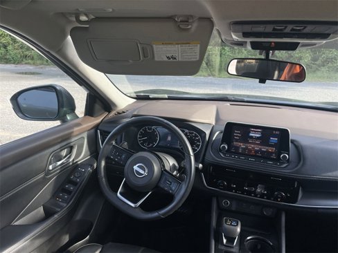 Used 2022 Nissan Rogue SV image 15