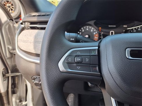New 2025 Jeep Compass Sport image 17