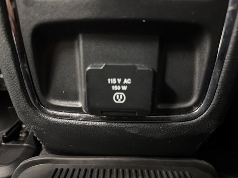 Used 2017 Jeep Grand Cherokee Altitude image 25