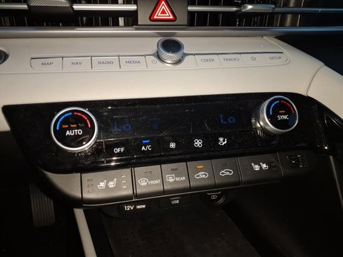 Used 2023 Hyundai Elantra Limited image 16