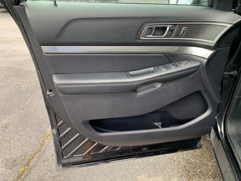 Used 2019 Ford Explorer XLT w/ Equipment Group 201A image 9