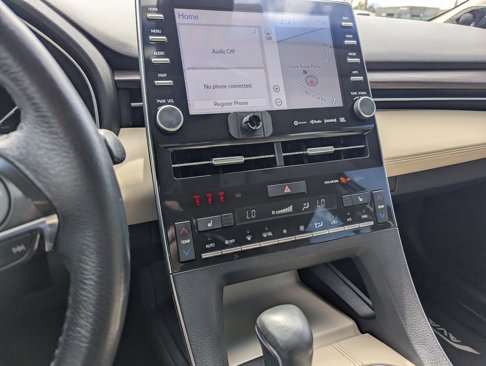 Used 2020 Toyota Avalon XLE image 9