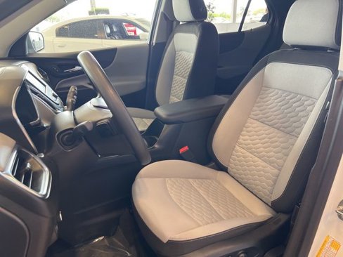 Used 2018 Chevrolet Equinox LS image 19
